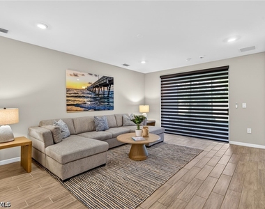 14567 Edgewater Circle - Photo Thumbnail 4
