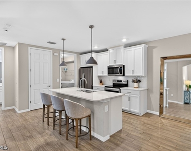 14567 Edgewater Circle - Photo Thumbnail 6