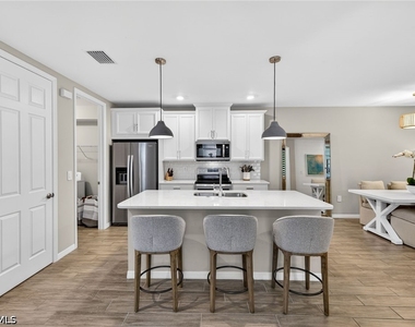 14567 Edgewater Circle - Photo Thumbnail 7