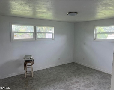 160 Brooks Road - Photo Thumbnail 7