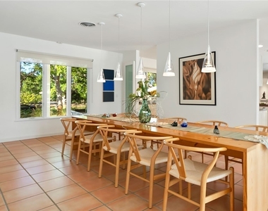 586 Yucca Road - Photo Thumbnail 4