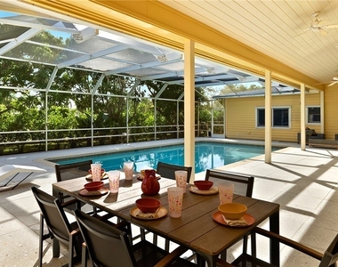 586 Yucca Road - Photo Thumbnail 21