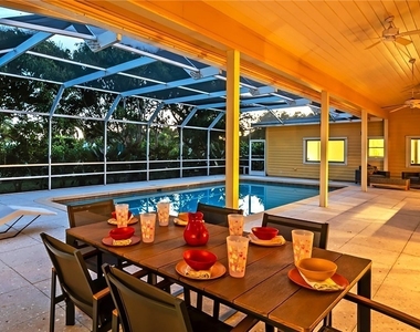 586 Yucca Road - Photo Thumbnail 22