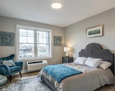 455 Livingston - Photo Thumbnail 3