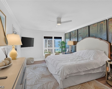 4451 Gulf Shore Boulevard N - Photo Thumbnail 13