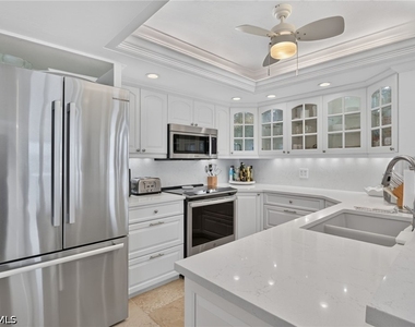 4451 Gulf Shore Boulevard N - Photo Thumbnail 5