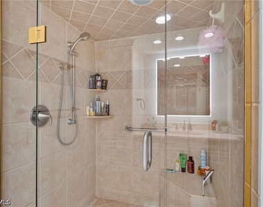 4451 Gulf Shore Boulevard N - Photo Thumbnail 15