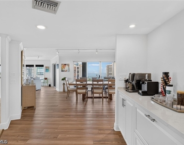 4451 Gulf Shore Boulevard N - Photo Thumbnail 9