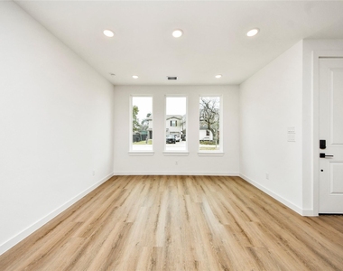 5201 Fairchild Street - Photo Thumbnail 13