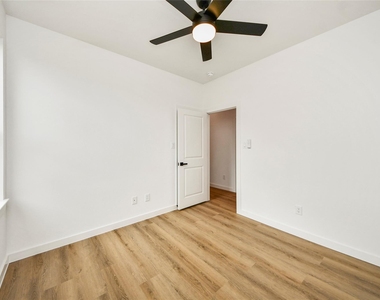 5201 Fairchild Street - Photo Thumbnail 18