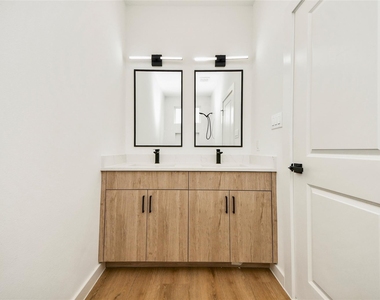 5201 Fairchild Street - Photo Thumbnail 30