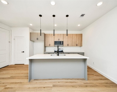 5201 Fairchild Street - Photo Thumbnail 8