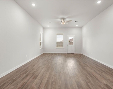 4002 Windy Whisper Drive - Photo Thumbnail 2