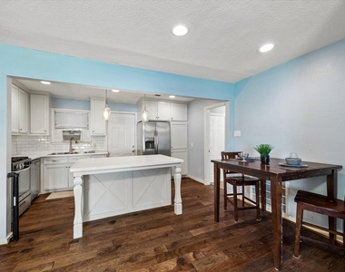 1517 Wayside Drive - Photo Thumbnail 3