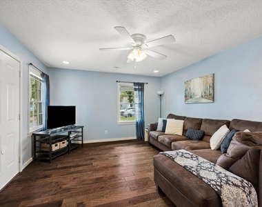 1517 Wayside Drive - Photo Thumbnail 2