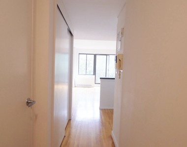 315 East 85th Street - Photo Thumbnail 3
