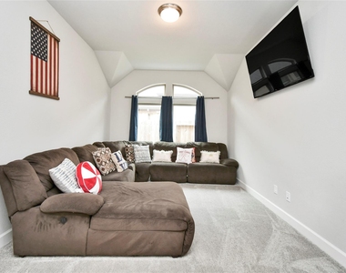 5042 Albany Shores Lane - Photo Thumbnail 12