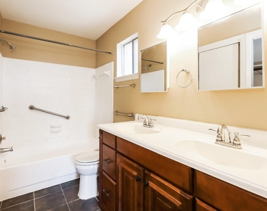 13427 Boonway Drive - Photo Thumbnail 9