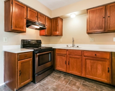 13427 Boonway Drive - Photo Thumbnail 5