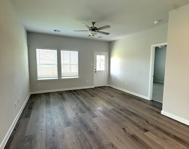 4018 Windy Whisper Drive - Photo Thumbnail 7