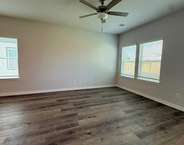 4018 Windy Whisper Drive - Photo Thumbnail 8