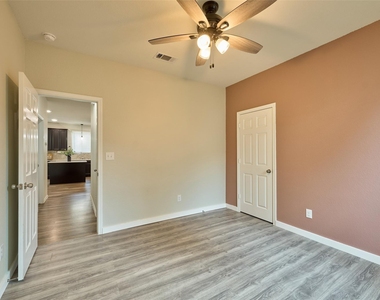 2214 Timberland Country Court - Photo Thumbnail 40