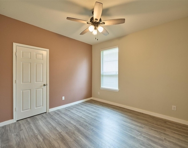 2214 Timberland Country Court - Photo Thumbnail 39