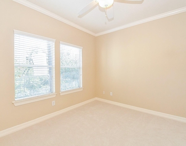 5208 Blossom Street - Photo Thumbnail 14