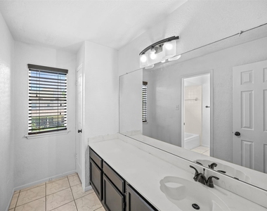 5702 W Vistaglen Loop - Photo Thumbnail 20