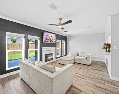 5702 W Vistaglen Loop - Photo Thumbnail 14