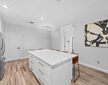 5702 W Vistaglen Loop - Photo Thumbnail 18