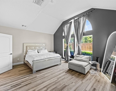 5702 W Vistaglen Loop - Photo Thumbnail 8
