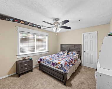 5702 W Vistaglen Loop - Photo Thumbnail 24