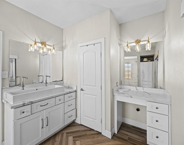 5702 W Vistaglen Loop - Photo Thumbnail 11