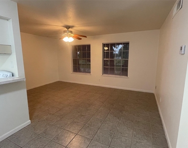 5550 N Braeswood Boulevard - Photo Thumbnail 9