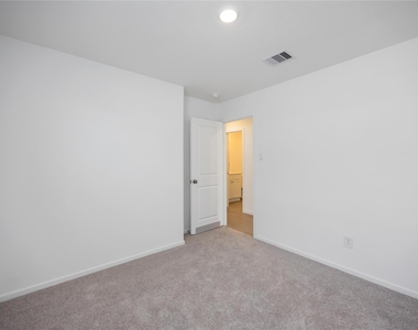 4930 Valencia Forest - Photo Thumbnail 14