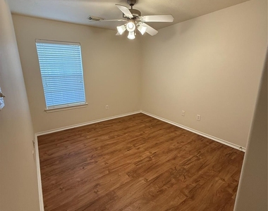 5118 Birch Manor Lane - Photo Thumbnail 6