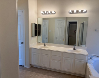 5118 Birch Manor Lane - Photo Thumbnail 17