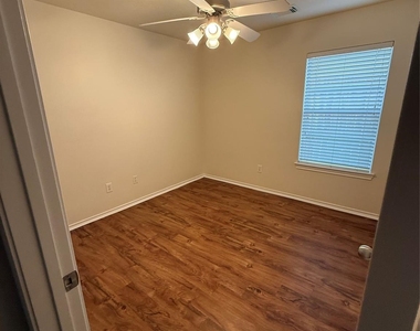 5118 Birch Manor Lane - Photo Thumbnail 5