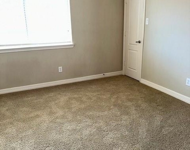 12010 Paladora Point Court - Photo Thumbnail 32