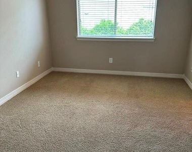 12010 Paladora Point Court - Photo Thumbnail 35