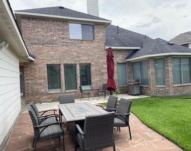 12010 Paladora Point Court - Photo Thumbnail 4
