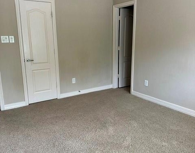 12010 Paladora Point Court - Photo Thumbnail 36