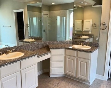12010 Paladora Point Court - Photo Thumbnail 13