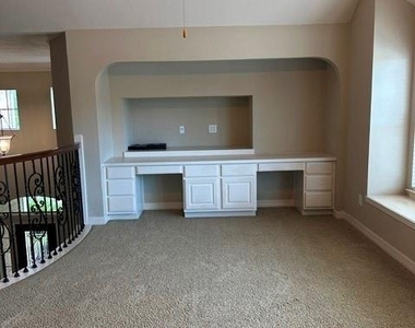 12010 Paladora Point Court - Photo Thumbnail 9