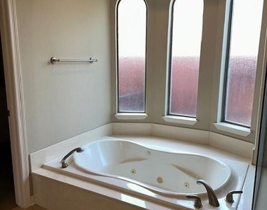 12010 Paladora Point Court - Photo Thumbnail 12