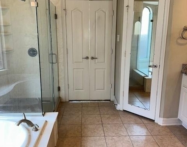 12010 Paladora Point Court - Photo Thumbnail 11