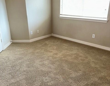 12010 Paladora Point Court - Photo Thumbnail 33