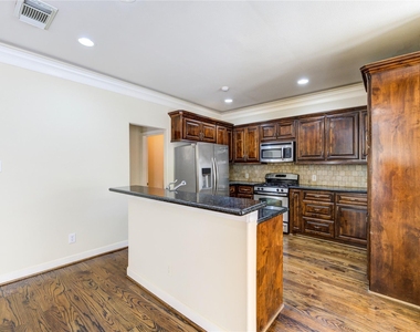 5813 Washington Avenue - Photo Thumbnail 14