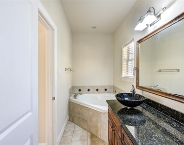 5813 Washington Avenue - Photo Thumbnail 29